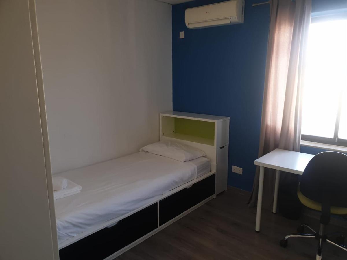 Апартаменты Large St Julians Central 2 Сент Джулианс Экстерьер фото