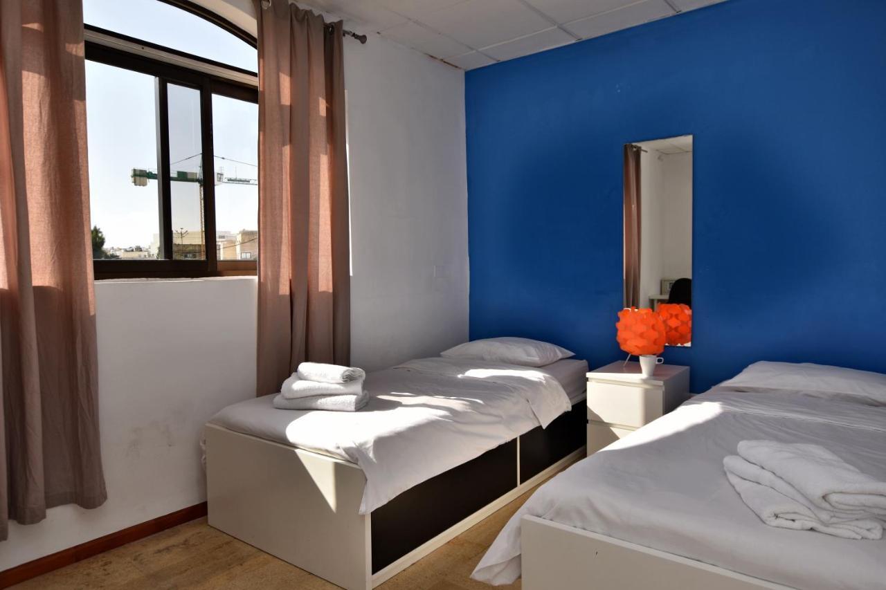Апартаменты Large St Julians Central 2 Сент Джулианс Экстерьер фото