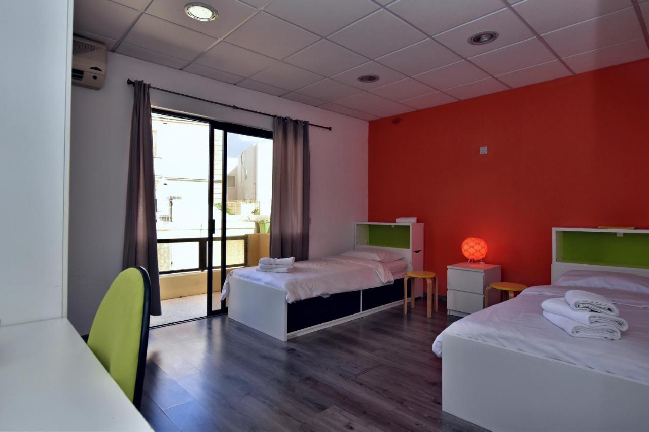 Апартаменты Large St Julians Central 2 Сент Джулианс Экстерьер фото
