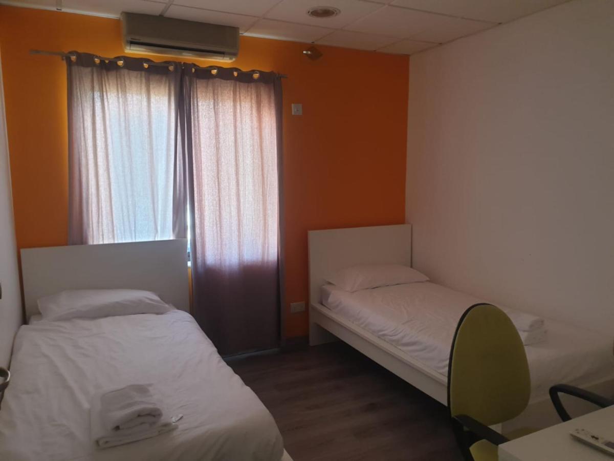 Апартаменты Large St Julians Central 2 Сент Джулианс Экстерьер фото